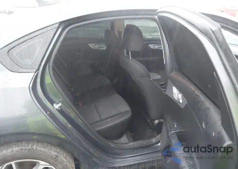 2024 Kia Forte Lxs z USA, uszkodzony, nr VIN 3KPF24AD9RE735321